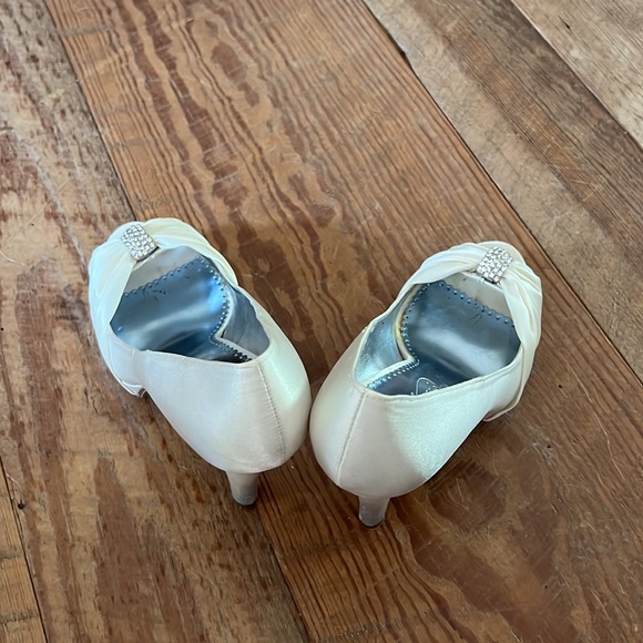 Wedding pumps - Picture 3 of 4